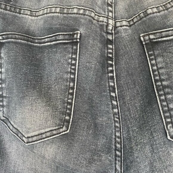 LIQUIDX Floral Embroidered Jeans 👖Women’s Size 11, Good Condition - Picture 9 of 10